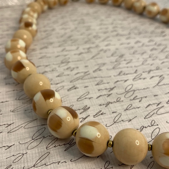VINTAGE Mod Round Neutral Bead Necklace - Picture 5 of 5